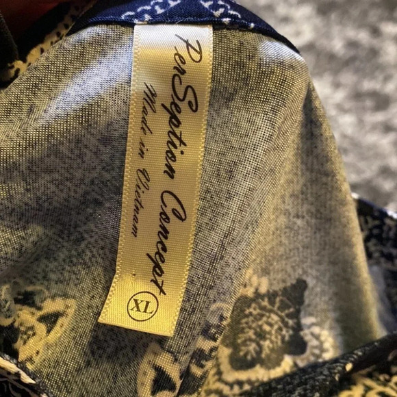 Blue and White Floral Per Seption Concept Tank Top - Picture 4 of 4